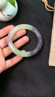 和田玉白玉手镯青海翠三色,老坑料,天然翠色鲜艳迷人